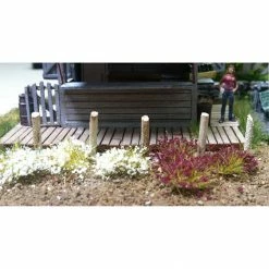 Bachmann Industries 6mm Grass Tufts White & Burgundy (100) for Scenery