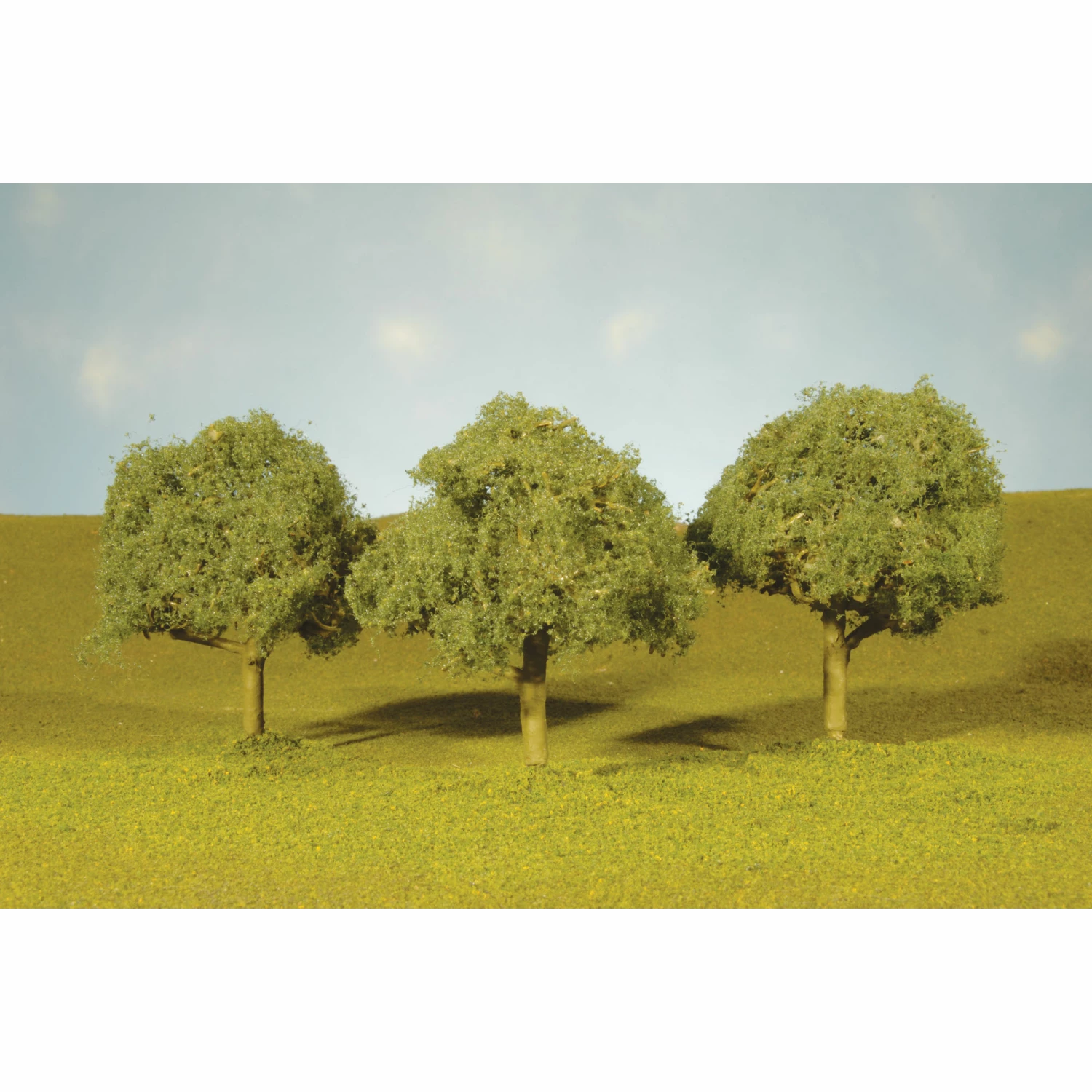 Bachmann Industries Scenescapes Oak Trees, 4.5-5" (2) for Scenery 1 Bachmann Industries Scenescapes Oak Trees, 4.5-5" (2) for Scenery