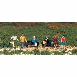 Bachmann Industries HO People At Leisure for Scenery & Accessories